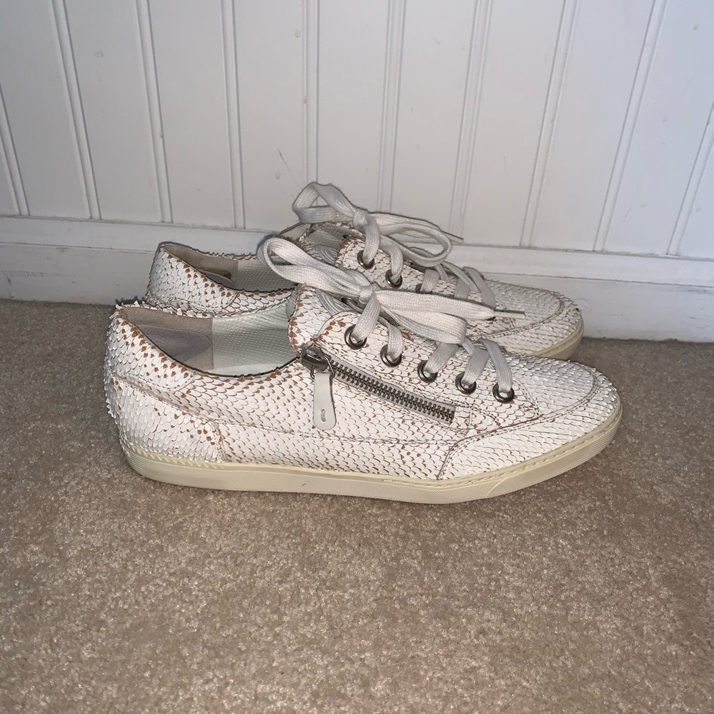Paul green snakeskin textured sneakers with zipper